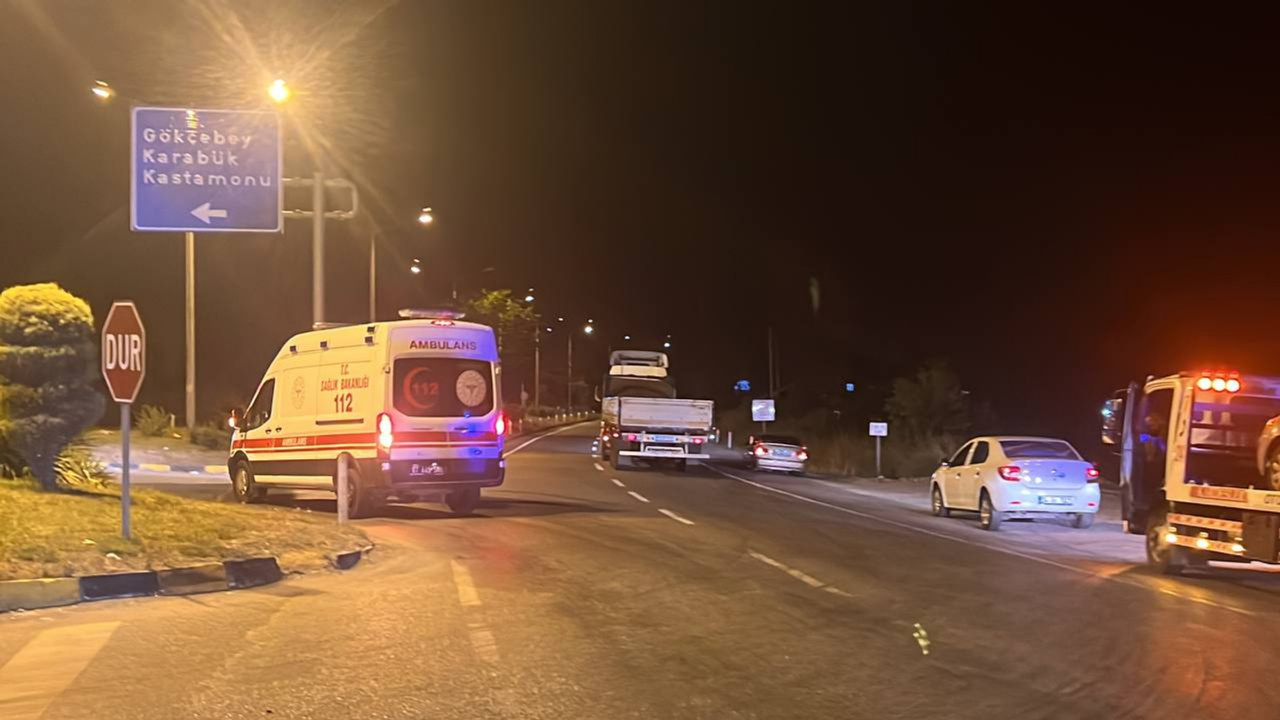 Zonguldak’ta yolcu otobüsü ile otomobil çarpıştı: 4 yaralı