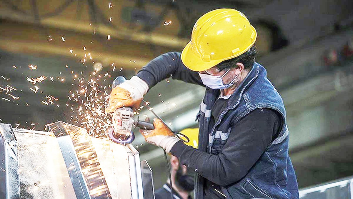 Sanayi üretimi yıllık yüzde 0,1 azaldı