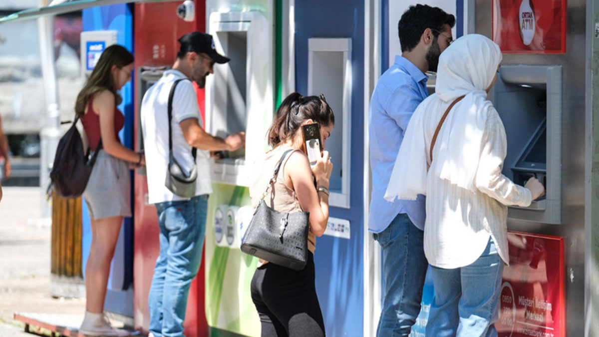 7 bankadan tarihi adım: ATM’lerde yeni dönem başladı! 81 ilde 19 bin ATM’de geçerli olacak