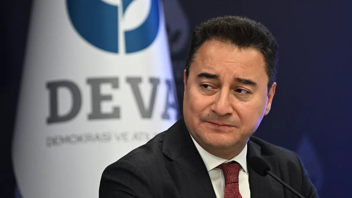 Ali Babacan: Bahçeli’nin bir ayağı siyasetin, bir ayağı çetenin içinde