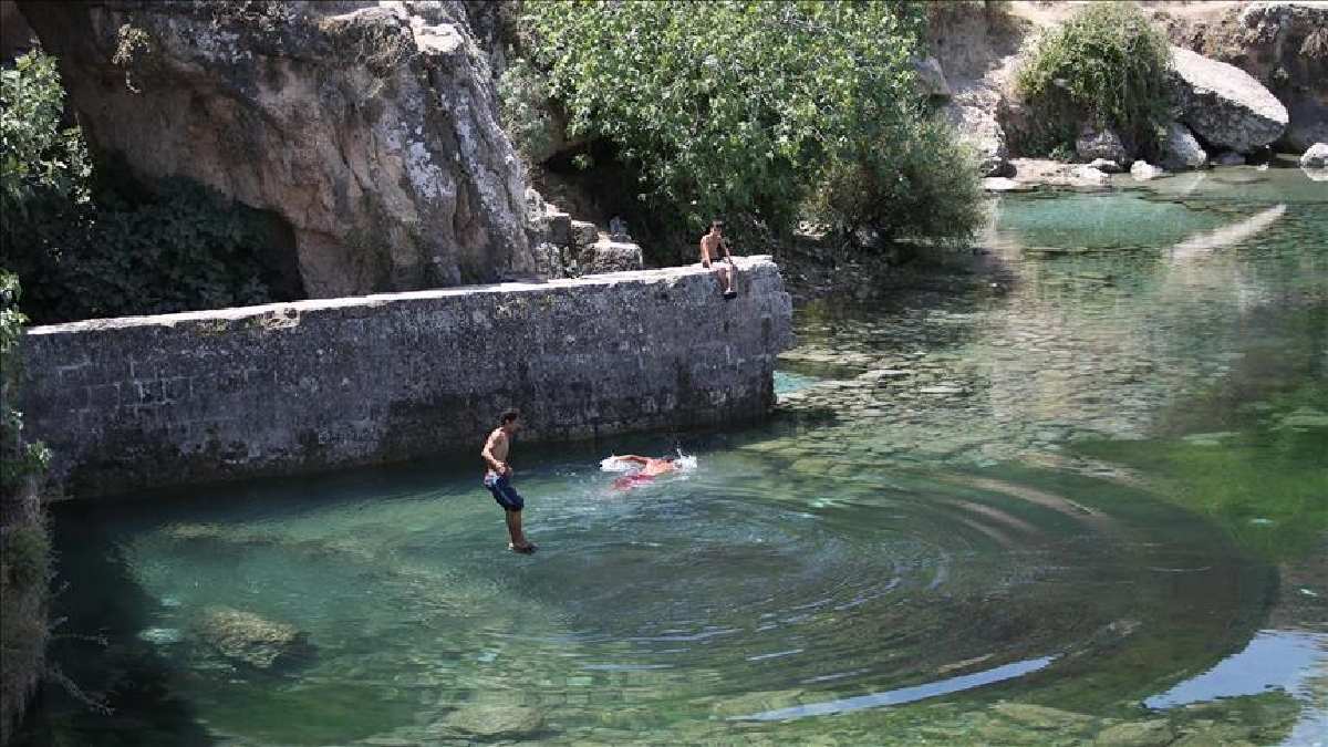 Şimdiye kadar saklanmış hazine! Barajın hemen kıyısında bulunuyormuş! Nefes kesen manzara da serinleyin