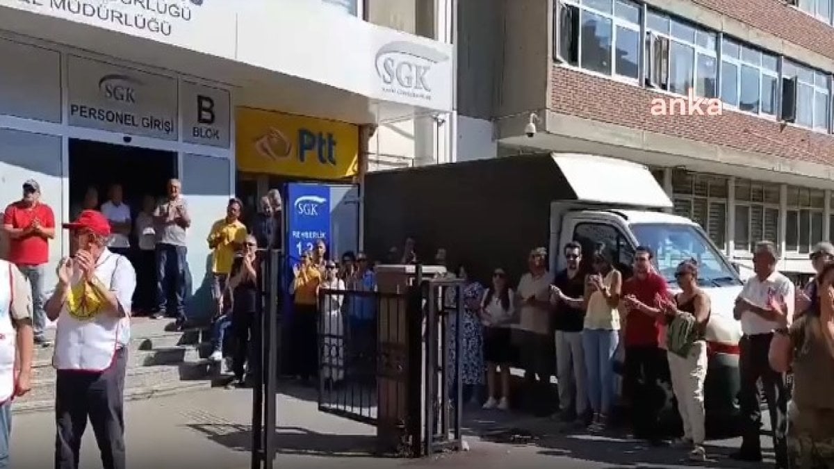 KESK’e bağlı sendika üyeleri SGK’nın servis haklarını kaldırmasını protesto etti