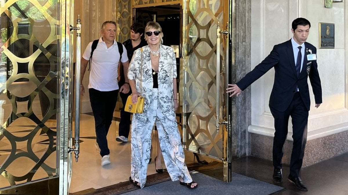 Sharon Stone ödül almak için İstanbul’a geldi