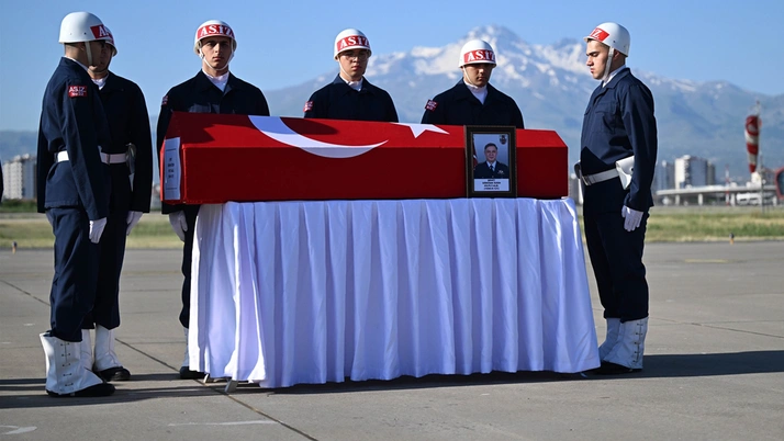 Uçak kazası sonucu şehitlerimiz vardı! Tören düzenlendi: Memleketlerine uğurlandı