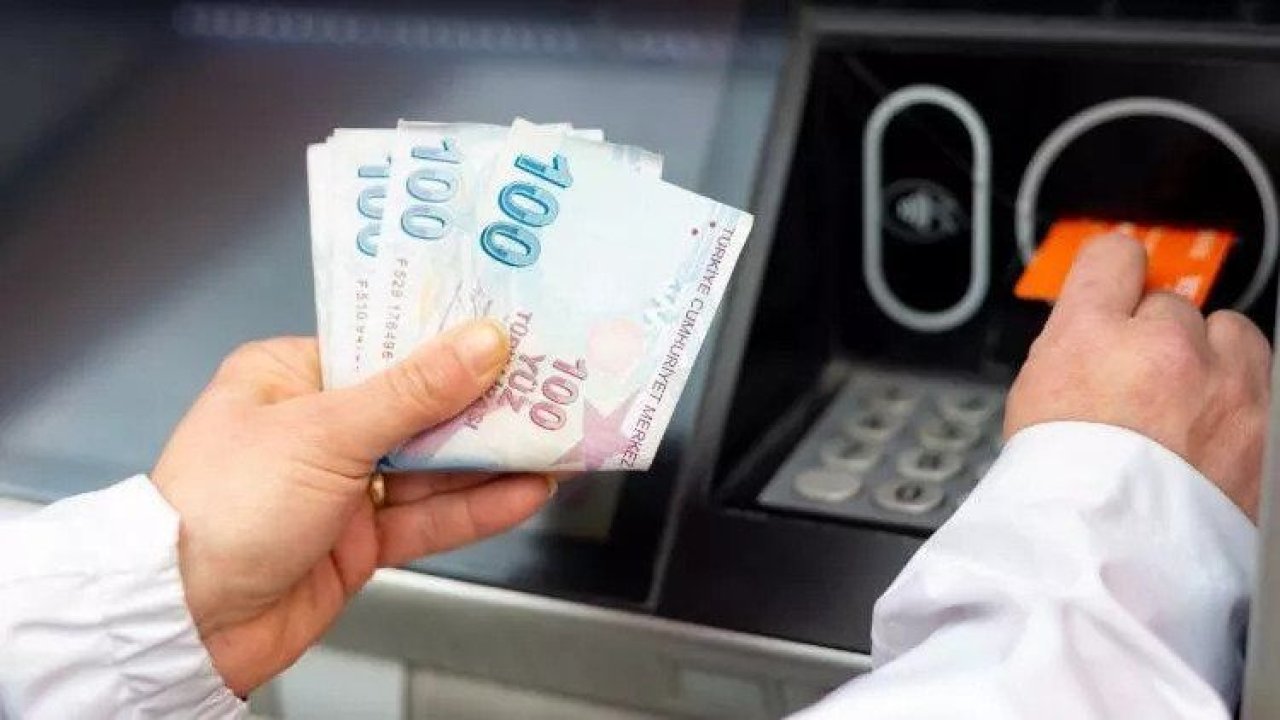 Banka müşterilerine belirli harcamalar koşulunda 500 TL verecek: İşte kampanya şartları!