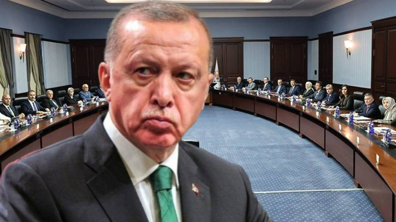 AKP’de Büyük Değişim Kapıda! Bazı İsimler Eşyalarını Toplamaya Başladı