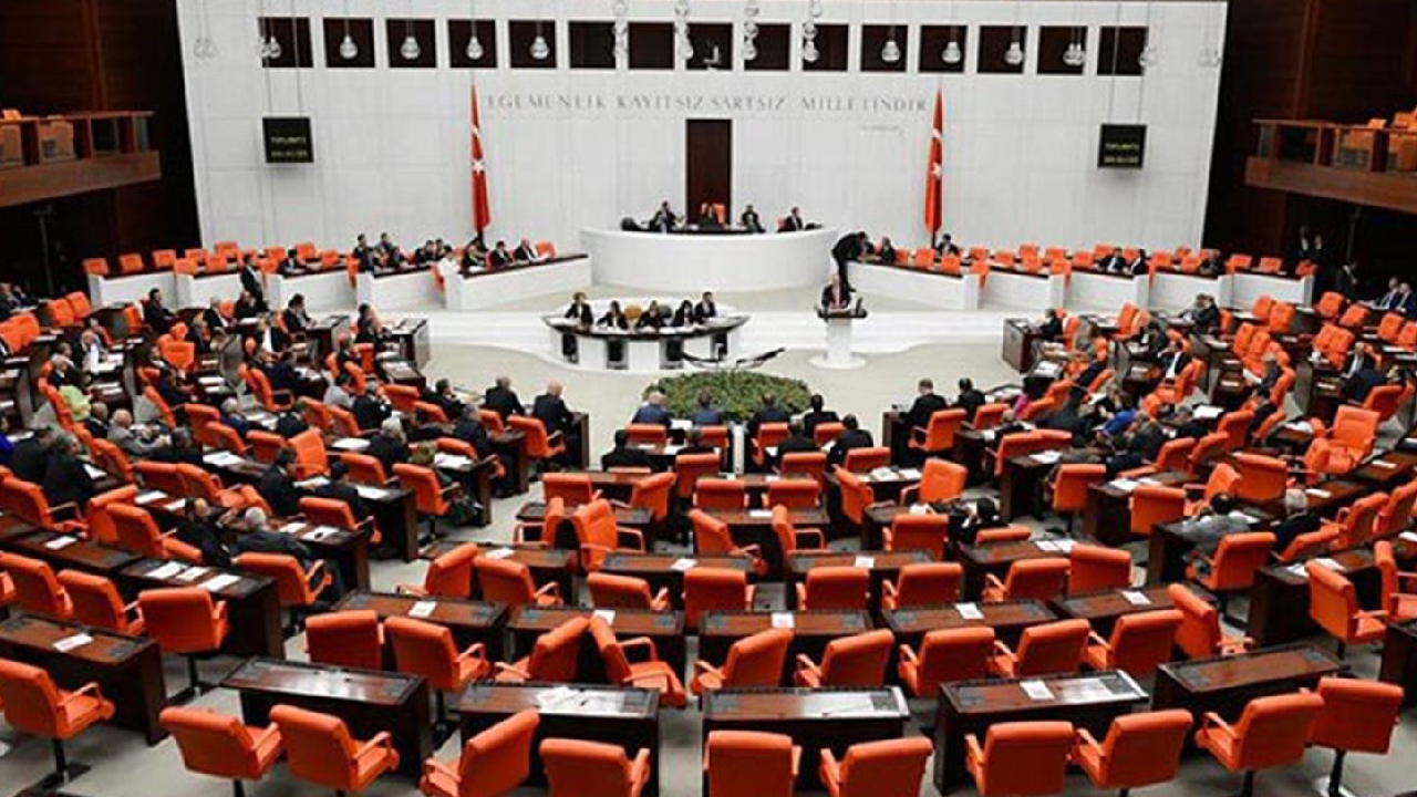 AKP’nin Meclis’teki vekil sayısı düştü!