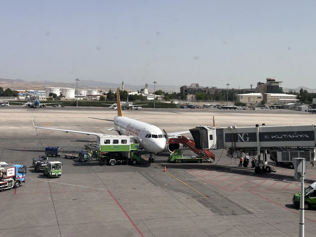 Ankara Esenboğa Havalimanı, Pegasus’un Dublin’den gerçekleştirdiği ilk uçuşu karşıladı