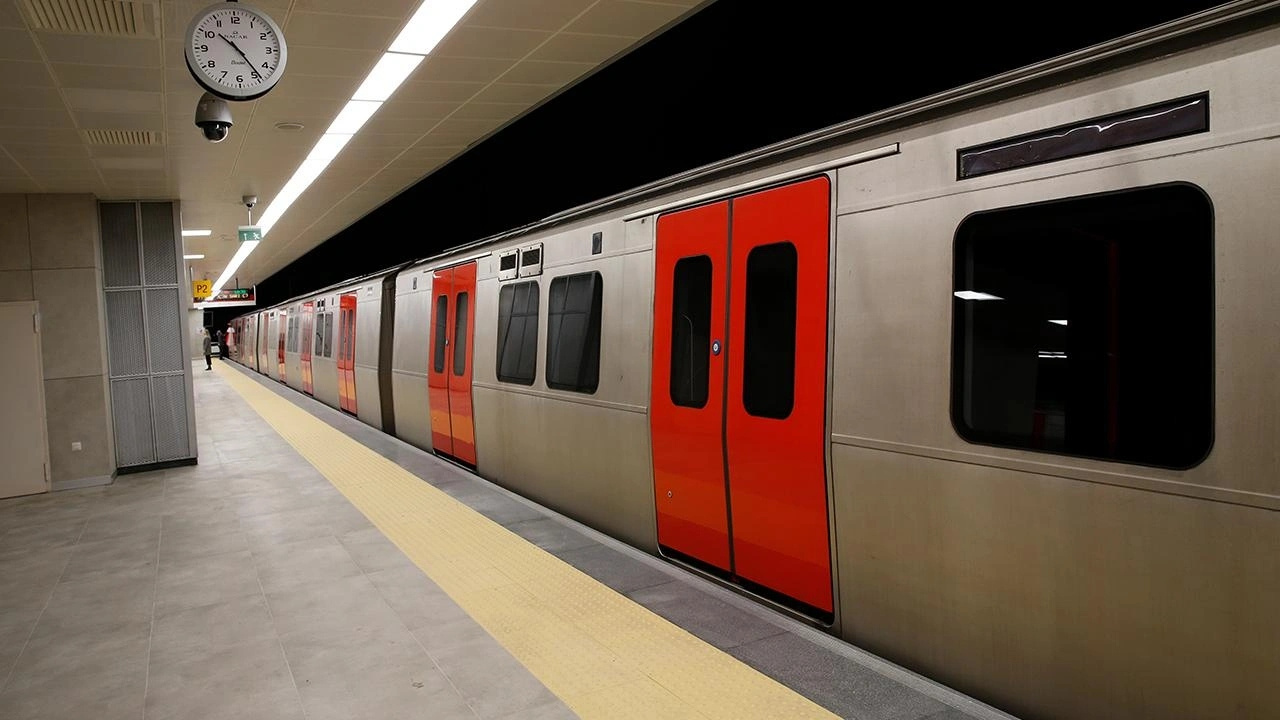 Ankara’da Metro Seferlerine Sıcak Hava Engeli! Seferler Durduruldu