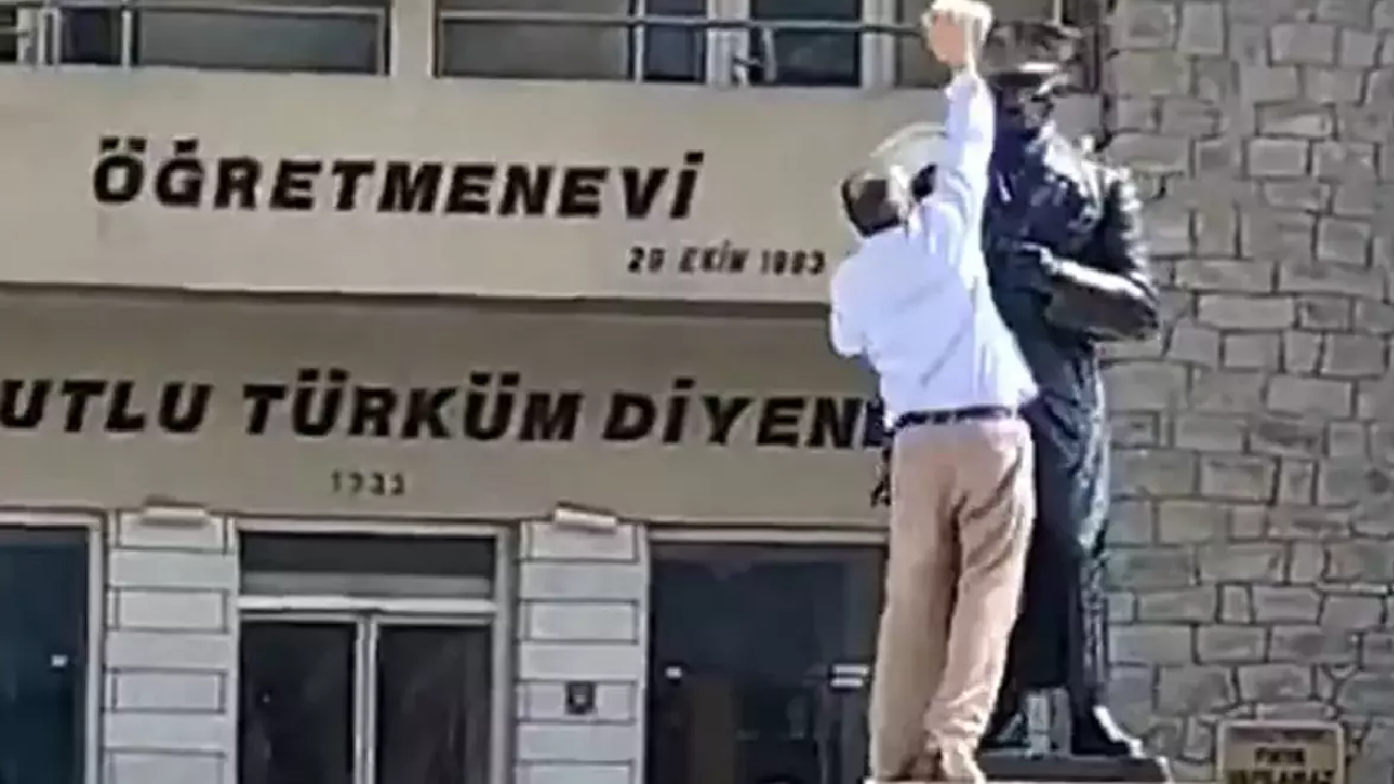 Atatürk Heykeline Taşlı Saldırıda Yeni Gelişme: Şüpheli Adliyeye Sevk Edildi