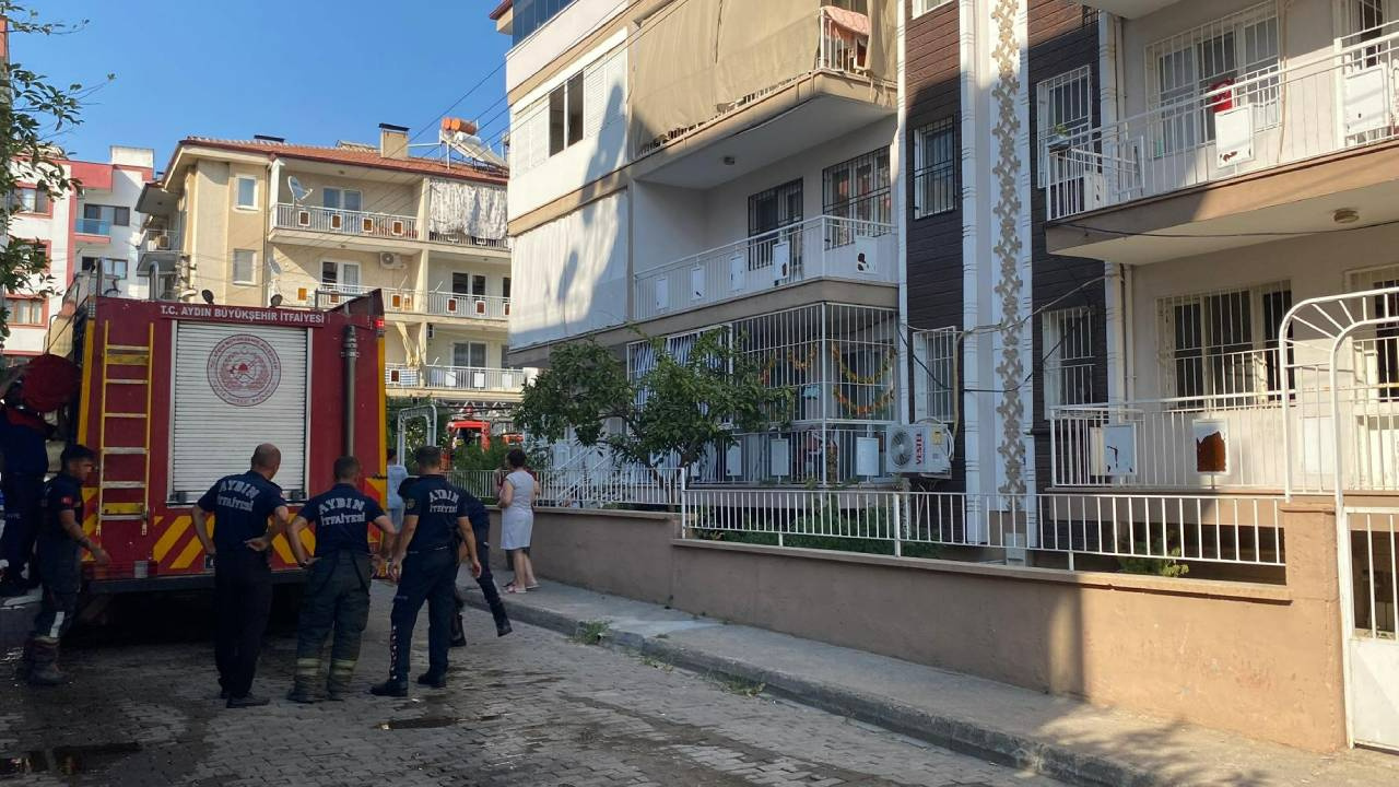 Balkon Alev Aldı! Yemek Yaparken Yangın Çıktı