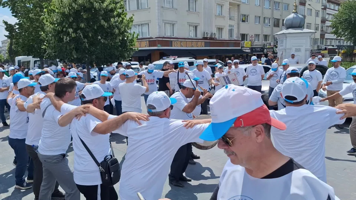 Büro Memur-Sen Üyeleri Ankara’ya Yürüyüş İçin Toplandı