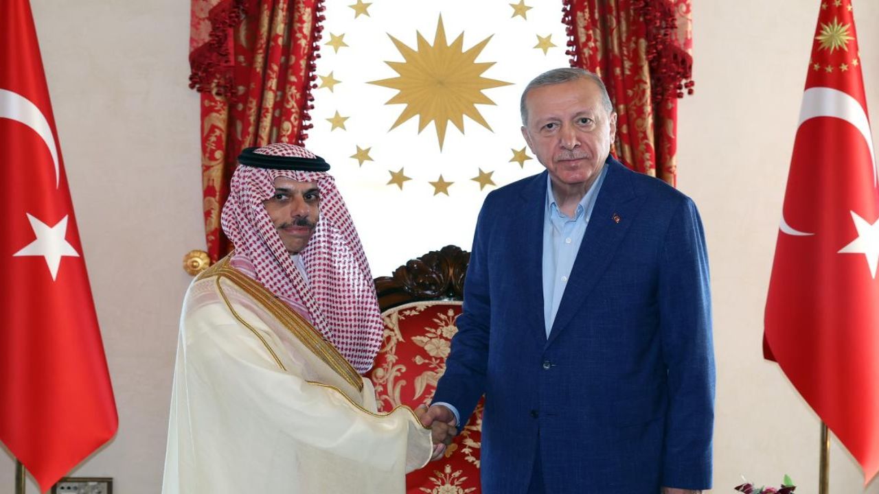 Cumhurbaşkanı Erdoğan, Suudi Arabistan Dışişleri Bakanı Faisal bin Farhan Al-Saud’u kabul etti