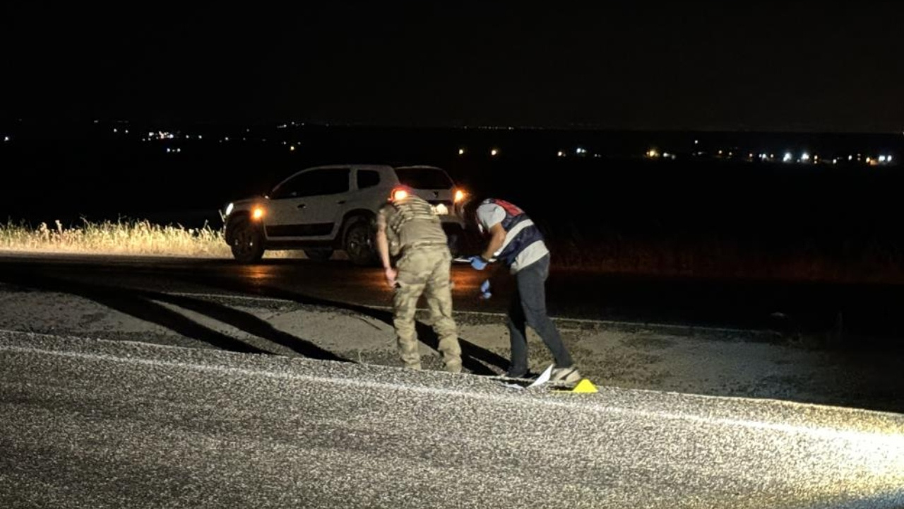 Diyarbakır’da Seyir Halindeki Aracı Uzun Namlulu Silahla Taradılar: 3’ü Ağır 6 Yaralı