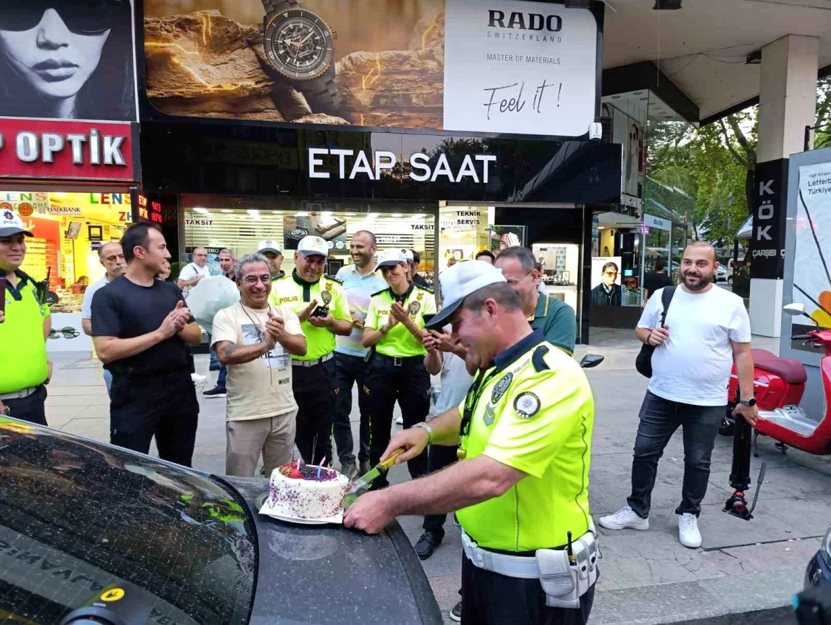 Ankara’da trafik polisine emeklilik pastası