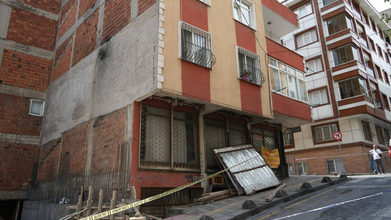 Her Seçimde Bir Kat Atılmış! İstanbul’da Tahliye Edilen Binanın 2 Katı Kaçak Çıktı