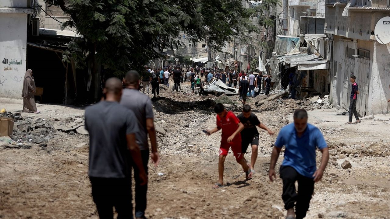 İsrail Ordusu Tulkerim Kampı’ndaki Saldırı Sonrasında Yıkım Bıraktı