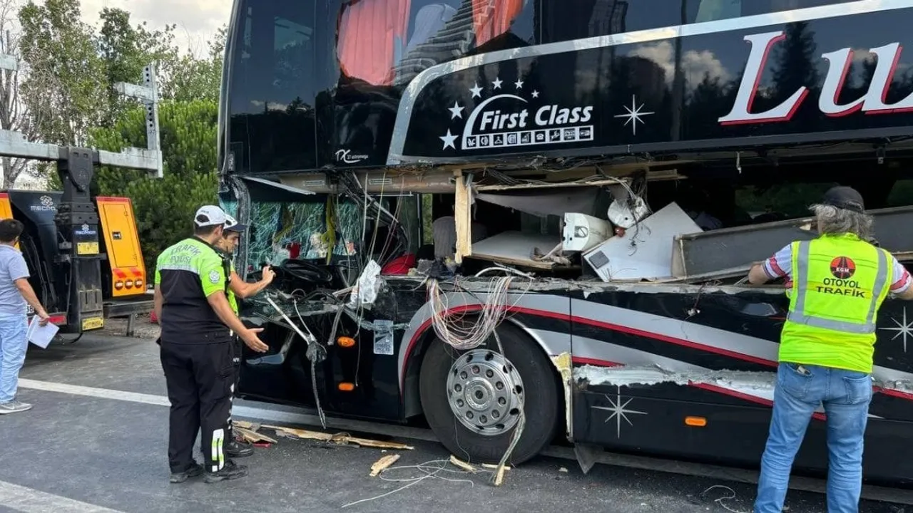 İstanbul Avcılar’da zincirleme kaza meydana geldi! 2’si çocuk 8 kişi yaralandı