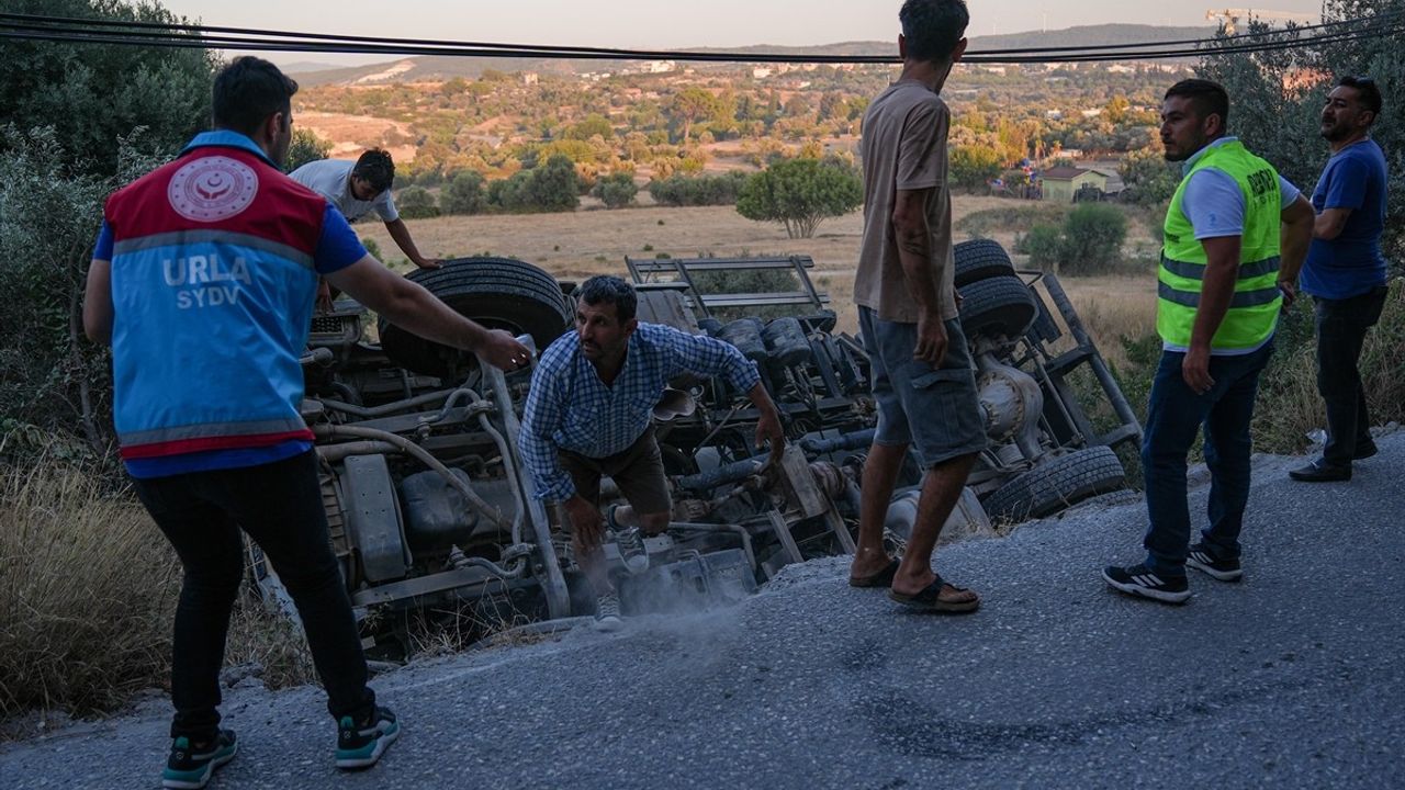 İzmir Urla’da Orman Yangını Kontrol Altına Alındı