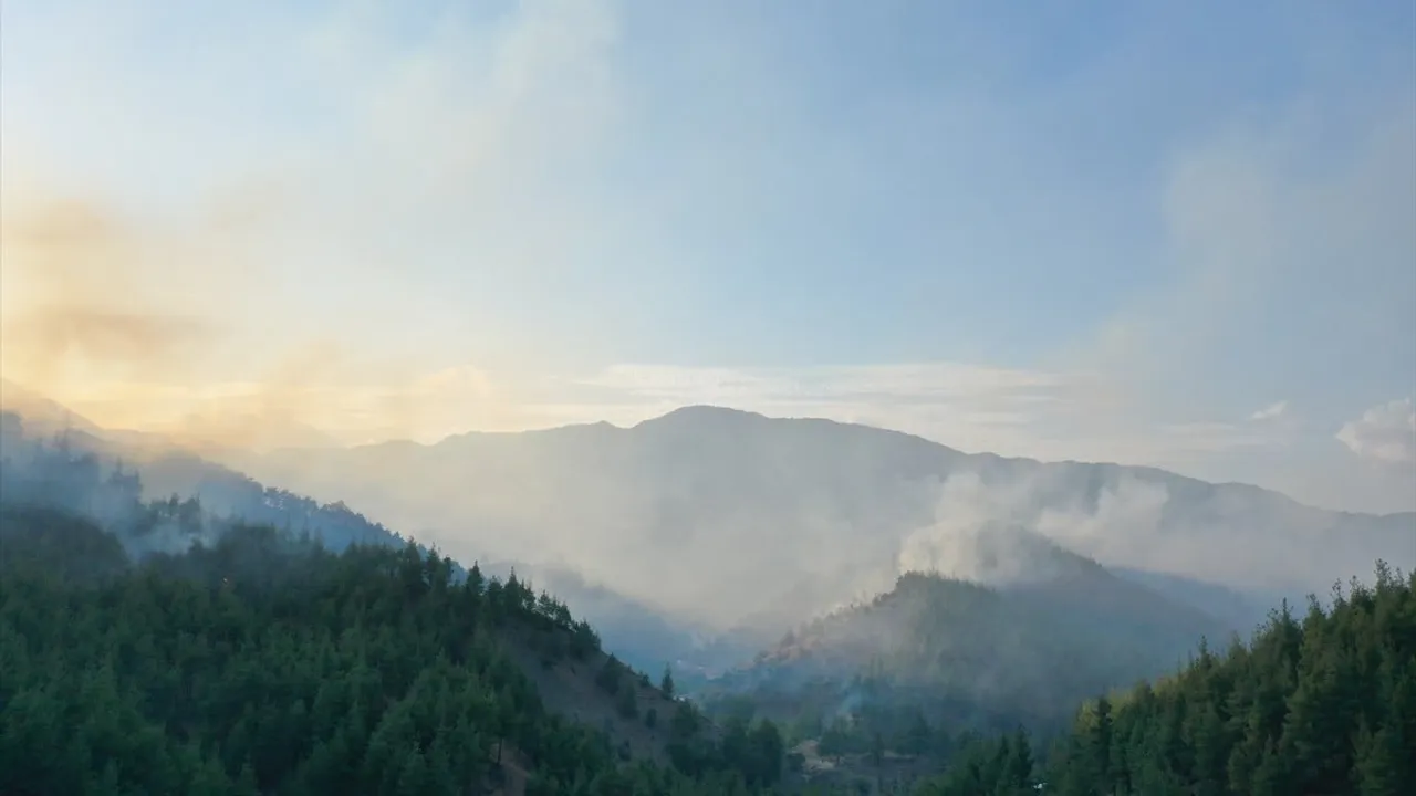 Kahramanmaraş’taki Orman Yangınına Müdahale Devam Ediyor