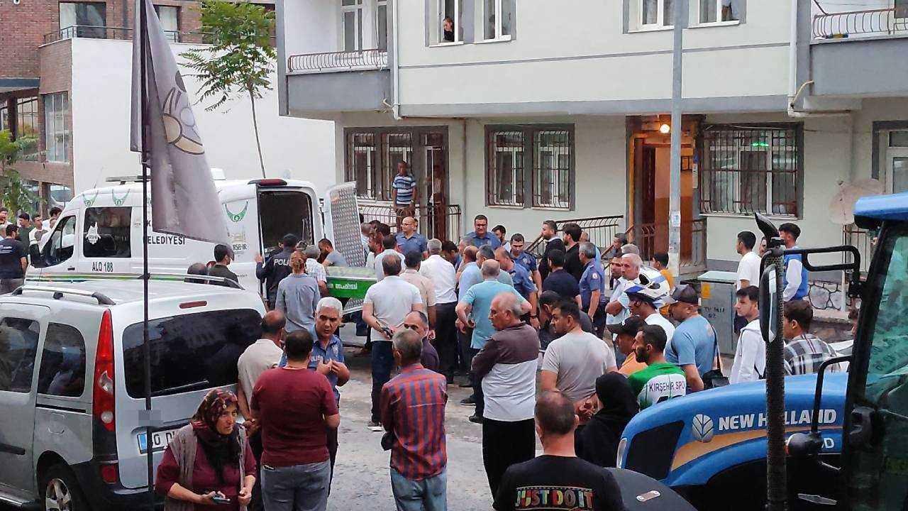 Kırşehir’de Korkunç Olay! Polis, Alacaklısını Eşinin Gözü Önünde Öldürdü