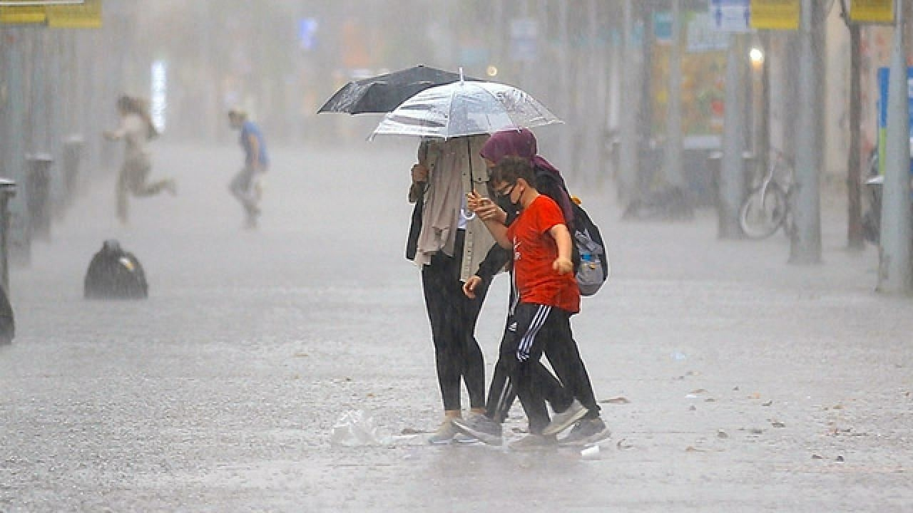 Meteoroloji’den 17 Kent İçin Yağış Uyarısı: Çok Kuvvetli Geliyor