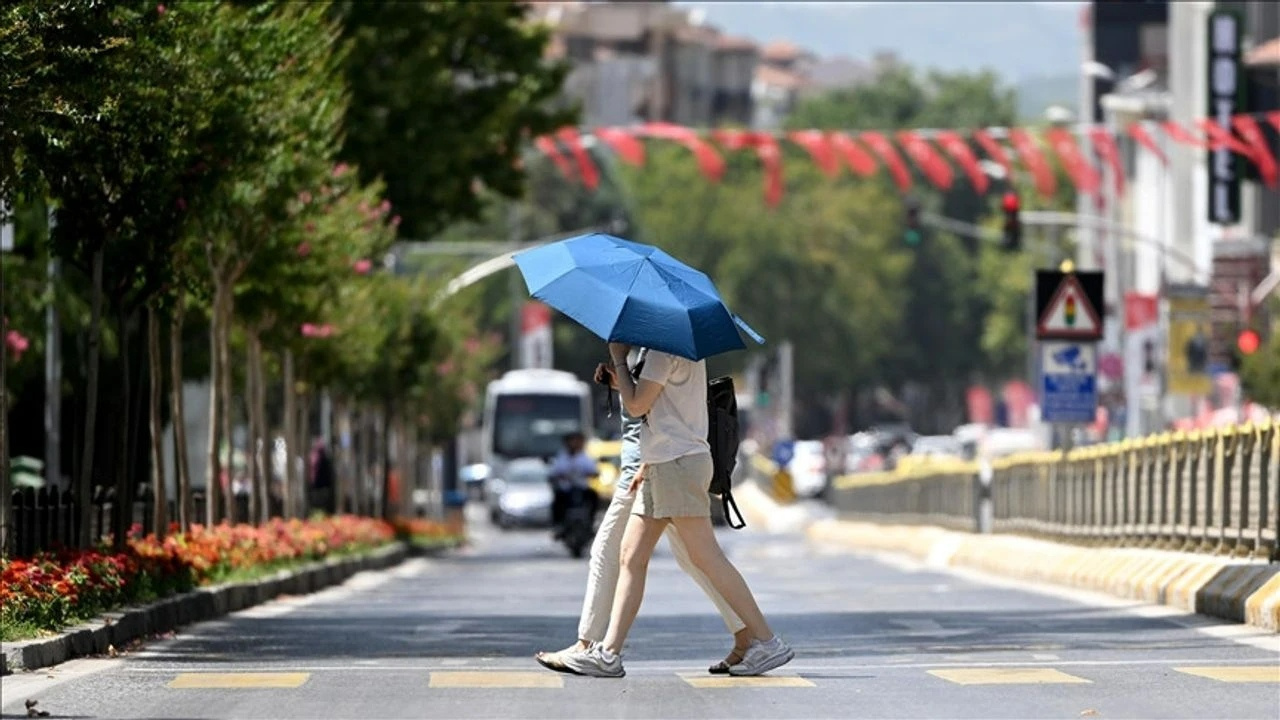 Meteoroloji’den İstanbul, Ankara, İzmir İçin Sıcak Hava Uyarısı: O Tarihe Kadar Kavrulacağız!