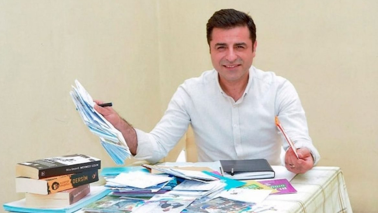 Selahattin Demirtaş’tan ‘Arafta Düet’in Lansmanına Mesaj