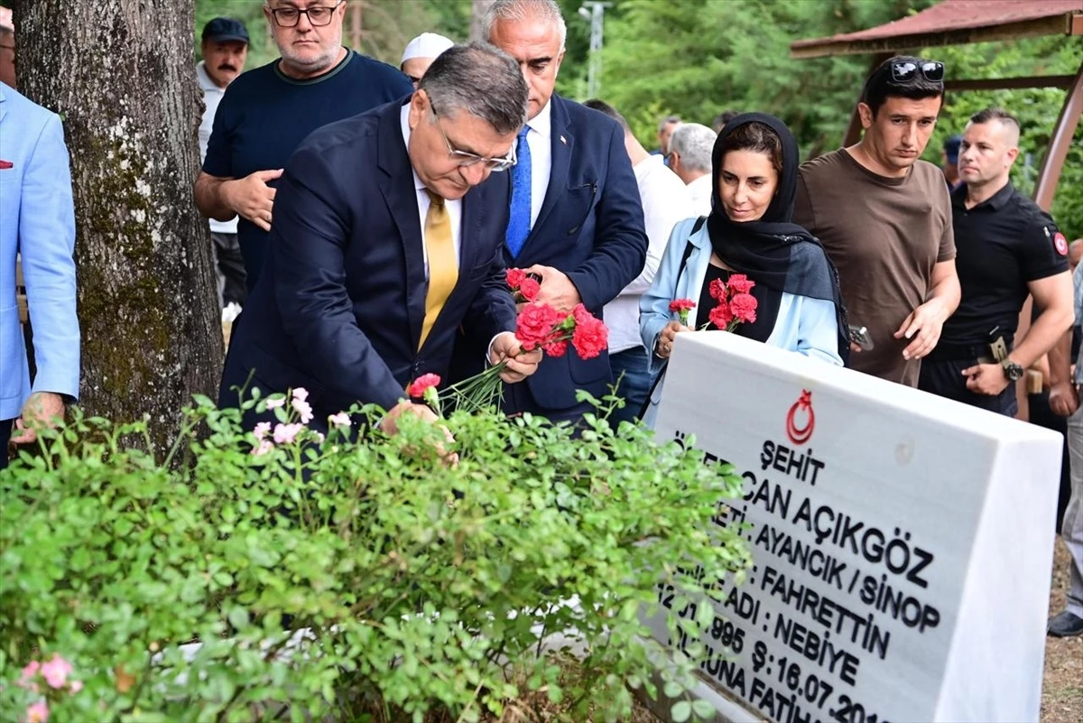 Sinop’ta 15 Temmuz şehidi Açıkgöz, kabri başında anıldı