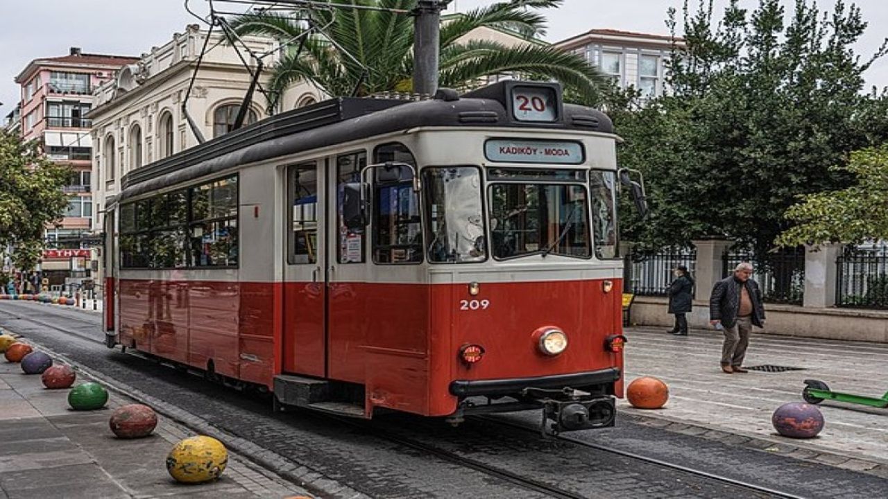 T3 Kadıköy-Moda Tramvay Hattı’nda teknik arıza nedeniyle seferler durduruldu