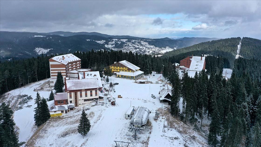 Ilgaz Dağı Kayak Merkezi beyaza büründü