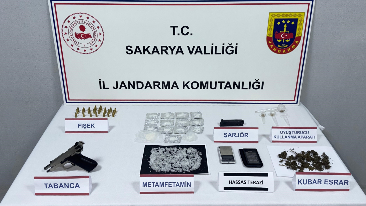 Tüy Toplama Aparatından Uyuşturucu Çıktı