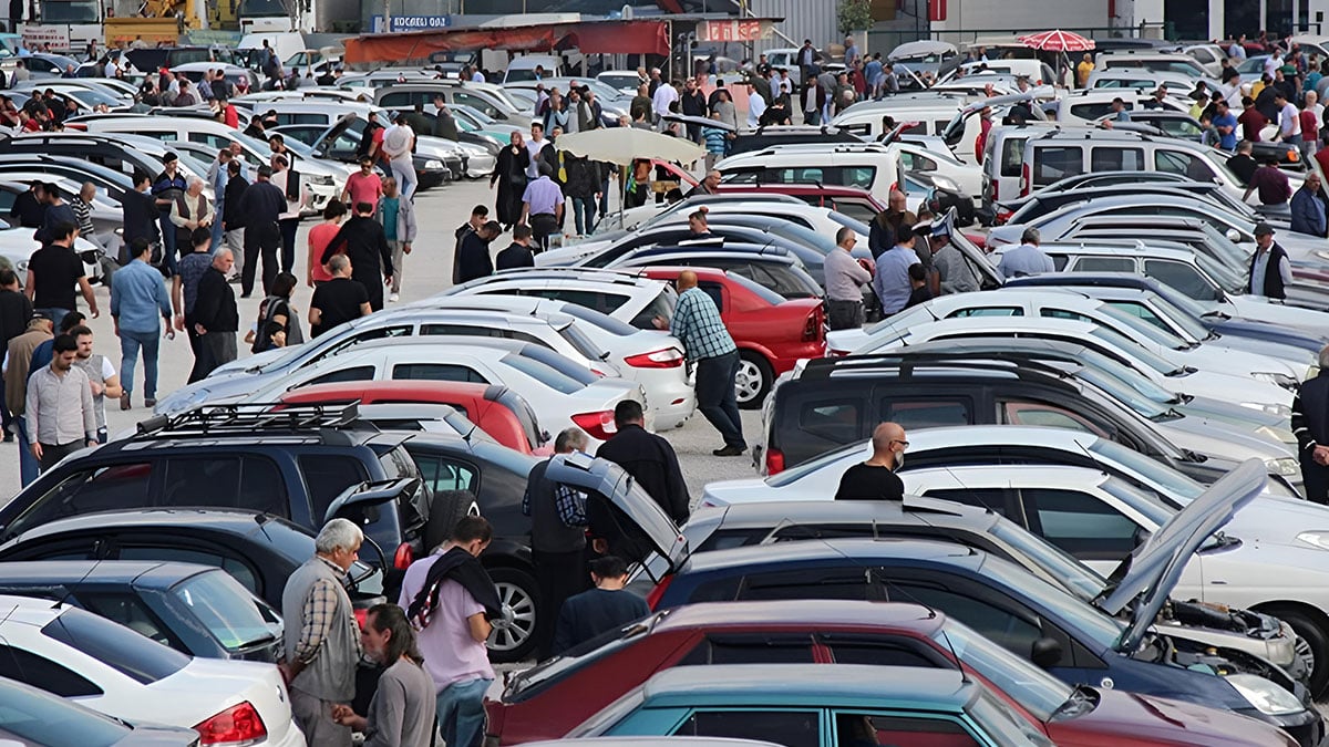 Ortalama ikinci el araç fiyatı şaşkına çevirdi: Bu kadar düşeceğini kimse öngöremezdi! Talep arttı, fiyatlar geriledi