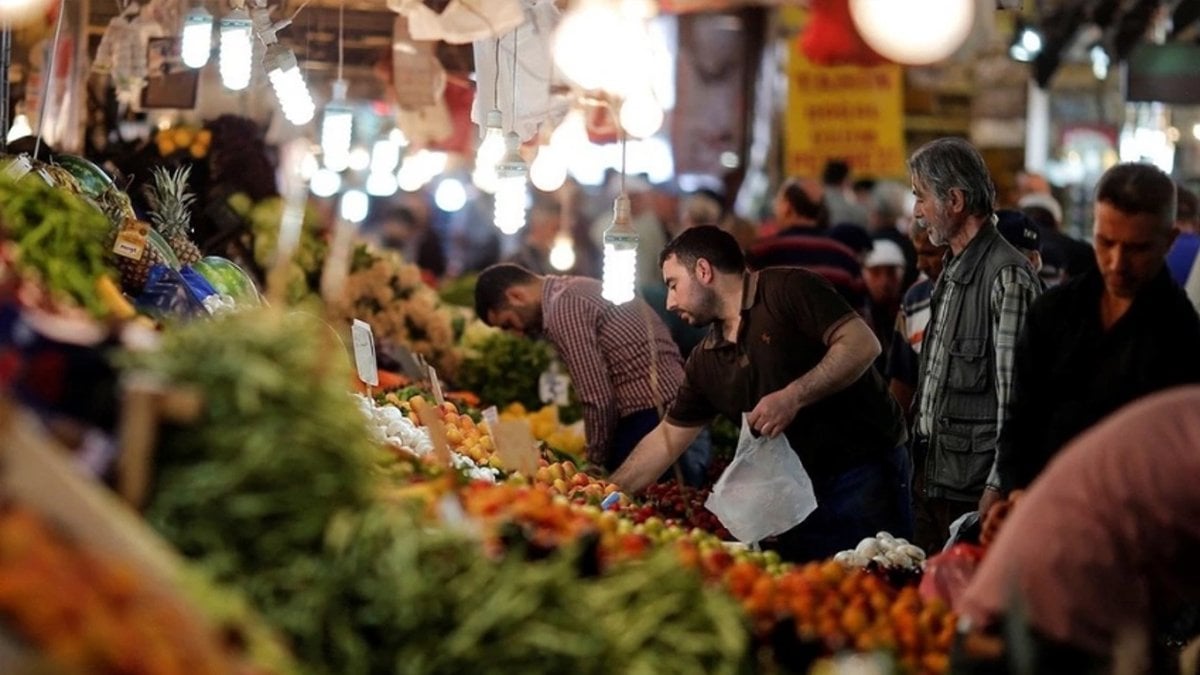 TÜİK ile vatandaşın yıl sonu enflasyon oranı beklentisi arasında dağlar kadar fark var! Yüksek enflasyon altında ezilmeye devam