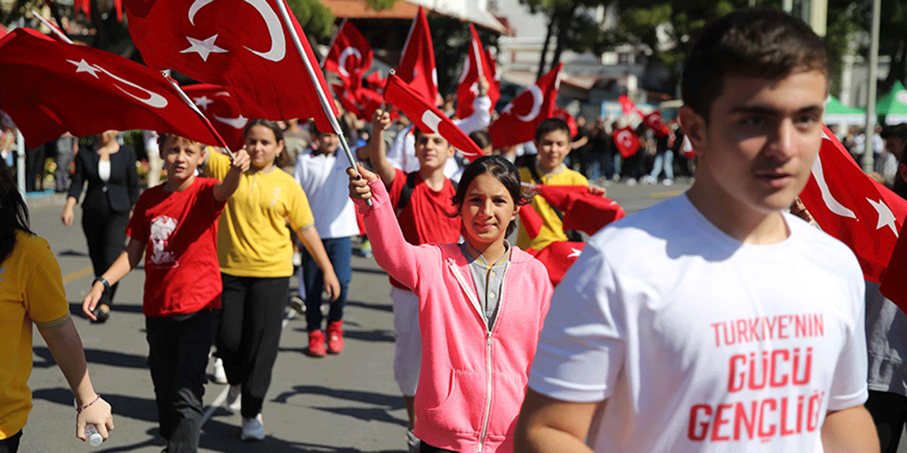 Büyük Zafer’in 102. yılı Kırşehir ve Yozgat’ta coşkuyla kutlanıyor