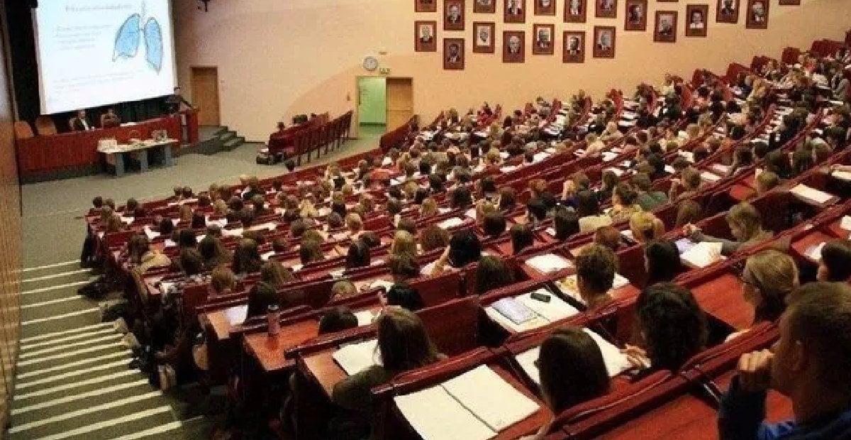 Üniversitelerdeki tablo içler acısı: Bin 453 bölümde profesör yok