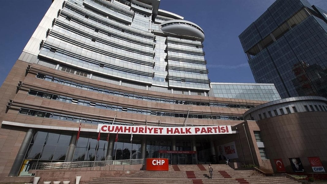 CHP’den ‘altı ok’ açıklaması: Logo değişecek mi?