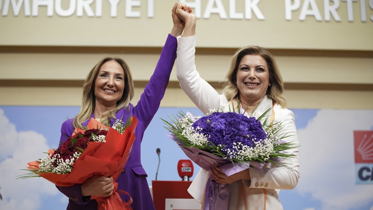 CHP Kadın Kolları’nda devir teslim: Asu Kaya, görevi Aylin Nazlıaka’dan devraldı