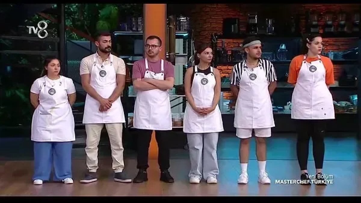 Masterchef’te ana kadroya girecek ikinci isim belli oldu! O yarışmacıyı gören inanamadı: Şefler nerdeyse kaşık atıyordu