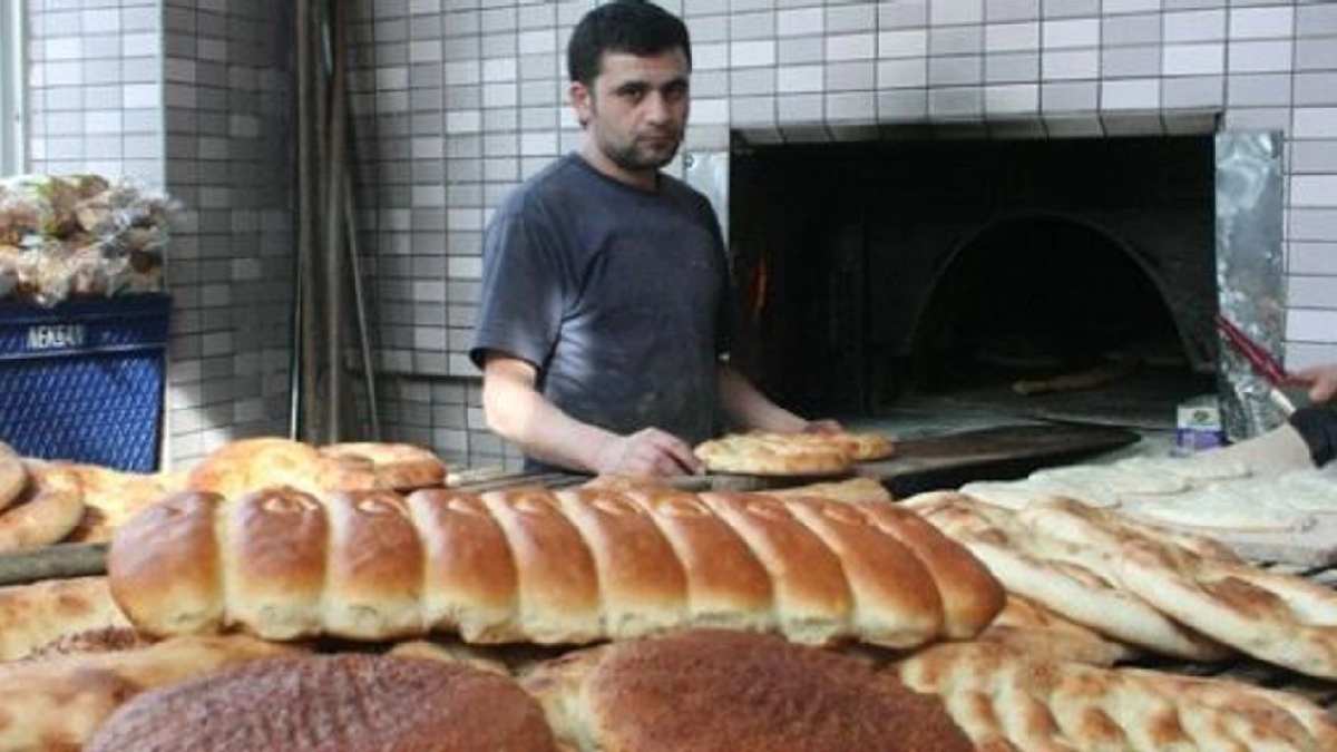 Bu simitte pekmez değil tahin var! 3 asırdır aynı yöntemle yapılıyor! Nohutla mayalanıp,  tahinle harmanlanıyor