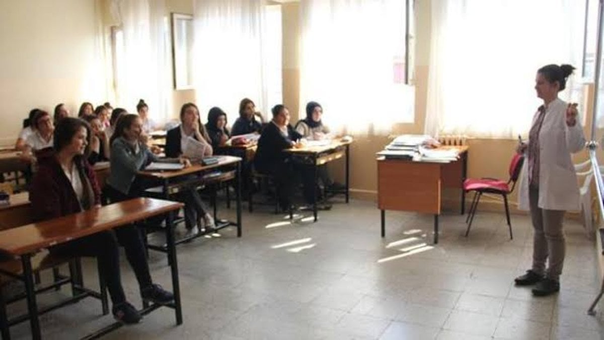 Öğretmenler sınava girecek: MEB’in yeni kararı