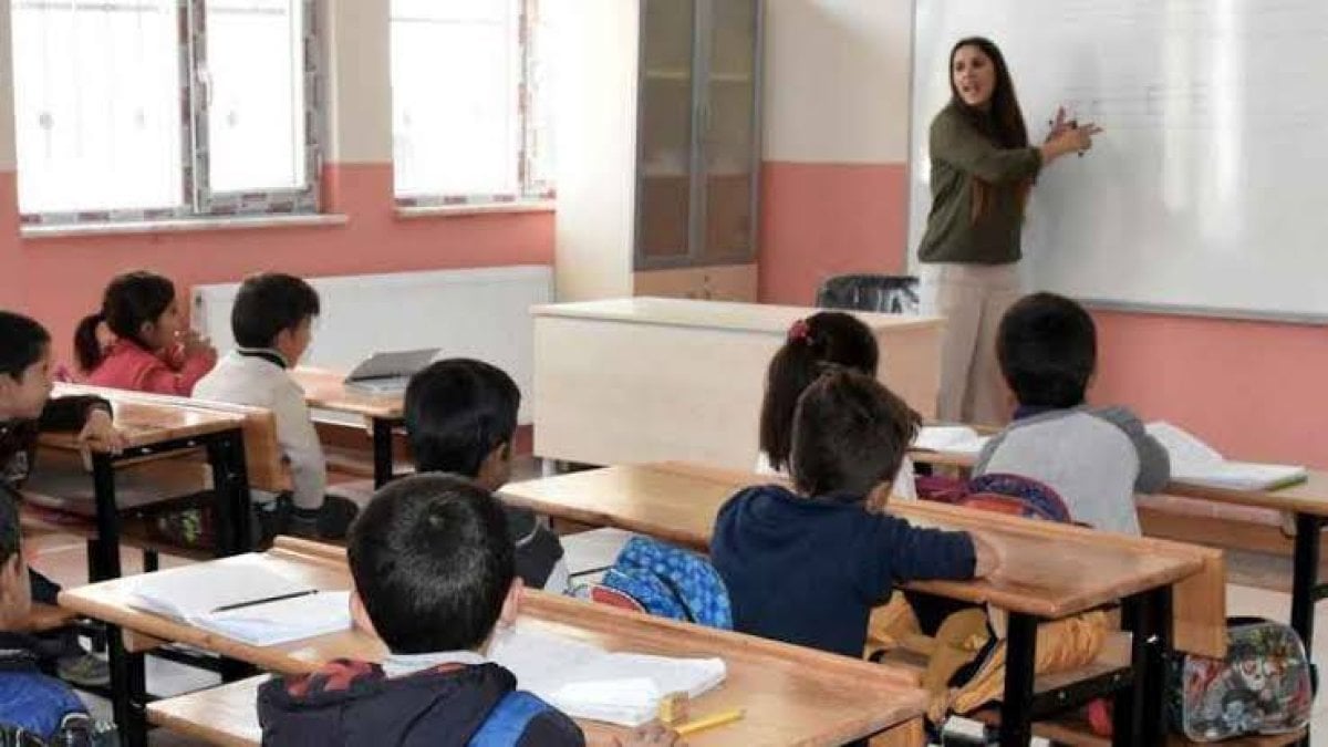 Öğretmenlerin beklediği haber geldi: MEB müjdeyi duyurdu, hayırlı olsun