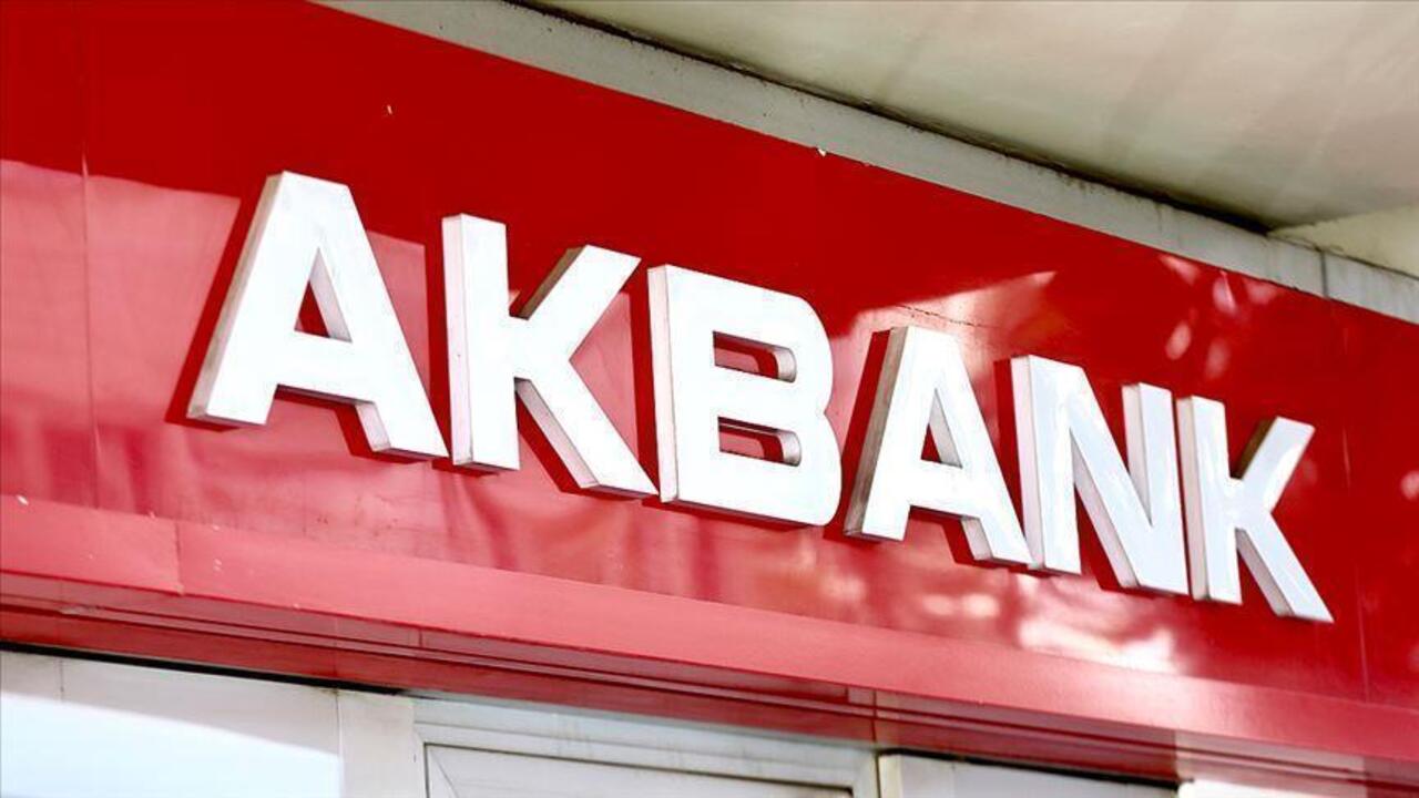 Akbank Mevduat Faiz Oranlarını Düşürdü! 250 Bin TL’ye Aylık Ne Kadar Faiz Veriyor?