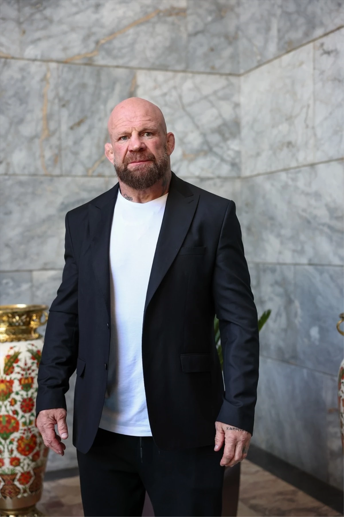 Dünyaca Ünlü Sporcu Jeff Monson, Türkiye’de Müslüman Olduktan Sonra İlk Cuma Namazını Kıldı