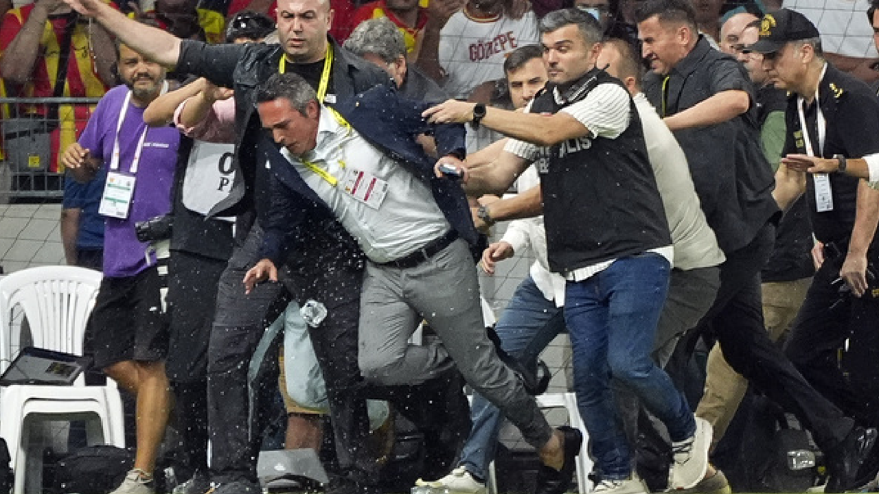 Göztepe-Fenerbahçe Maçı Sonrası Karar: İzmir’de İki Polis Müdürü Görevden Alındı