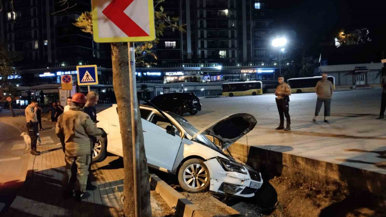 Alkollü Sürücü Drift Attı, Şarampole Yuvarlandı