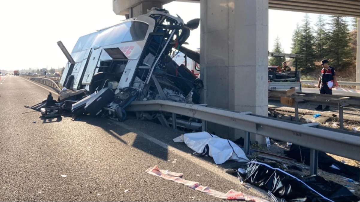 Ankara’da yolcu otobüsü köprünün ayağına saplandı! 11 kişi öldü, 25 kişi yaralandı