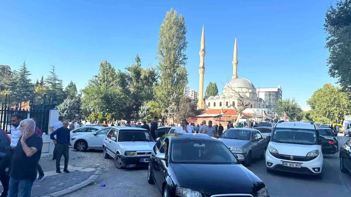 Ankara Yenimahalle Toptancı Hali’nde silahlı kavgada ölen 2 kardeş son yolculuğuna uğurlandı