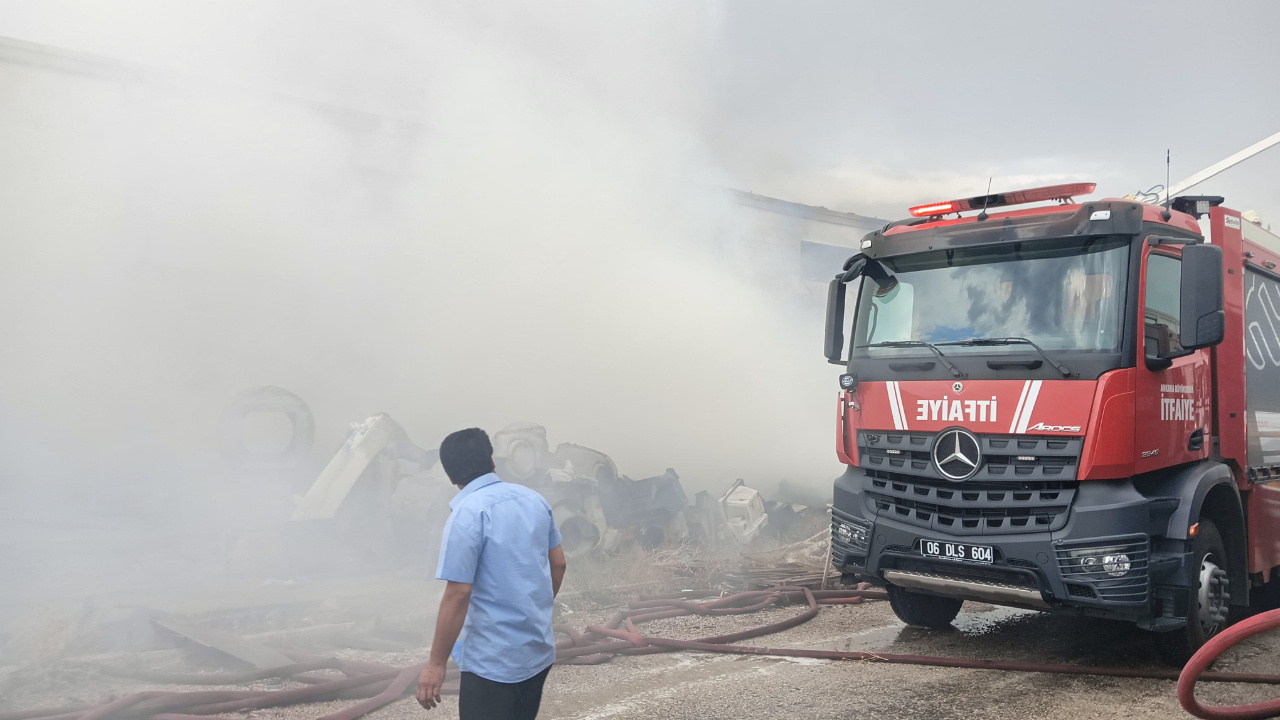 Ankara’da Kereste İmalathanesinde Yangın