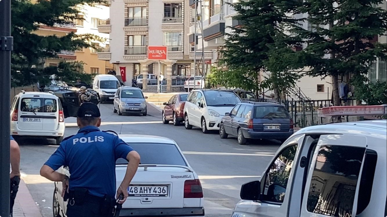 Ankara’da Korku Dolu Anlar! Firari Hükümlü Market Sahibini Rehin Aldı